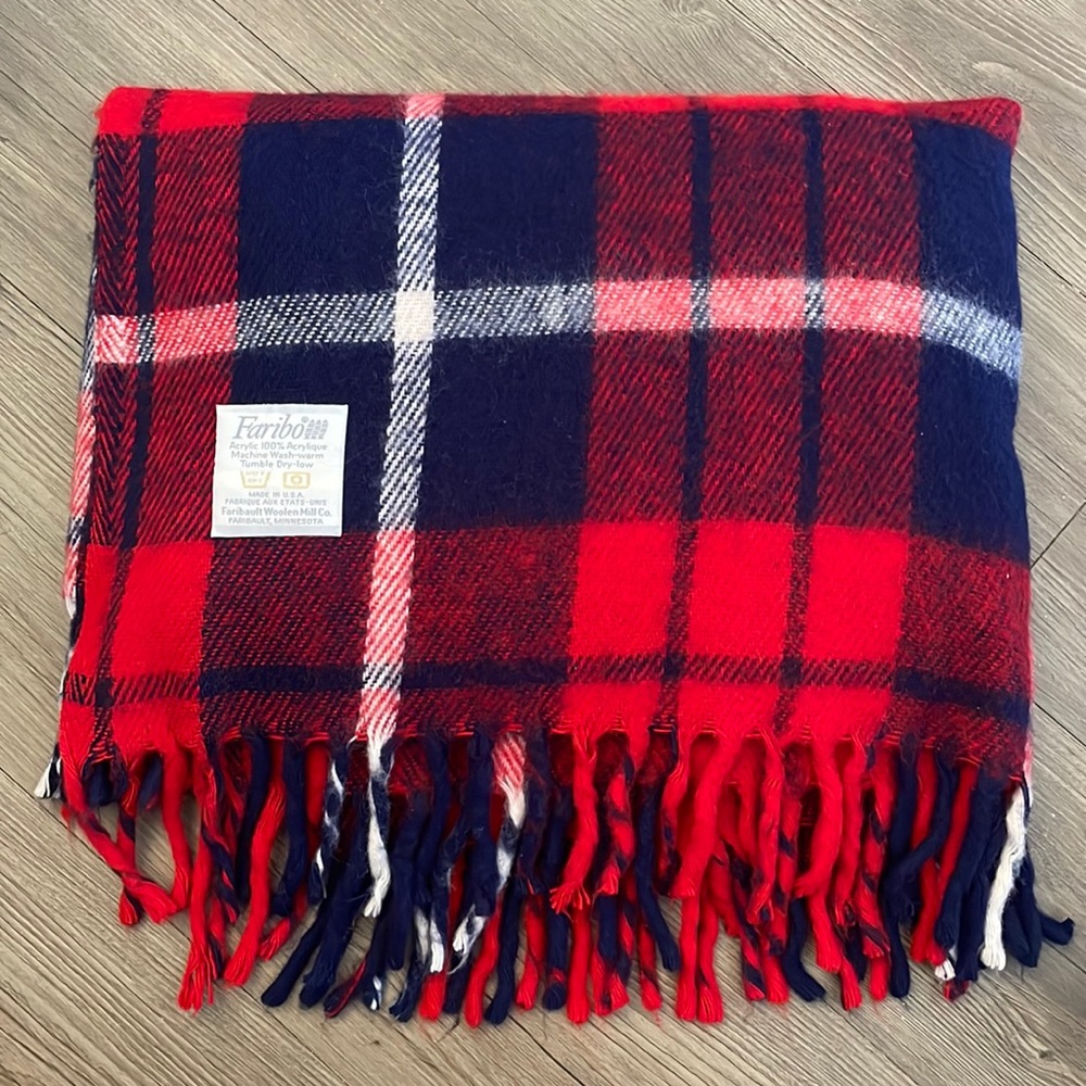 FARIBO Blanket -Faribault Woolen Mill Co Made in USA (40” x 52”)